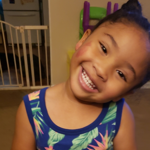 Meet your Posher, Charnelle - Picture 3 of 4